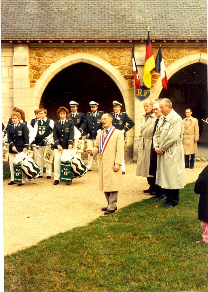 Cérémonie au mémorial pour les 10 ans de jumelage en 1991