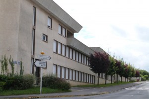 Collège de Dormans, façade route de Chavenay