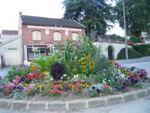 Fleurissement de Dormans, été 2014, gare