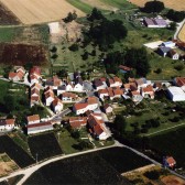 Vue aérienne de Vassy, hameau de Dormans
