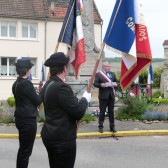 Lecture du texte de commémoration par le Maire de Dormans, Christian Bruyen