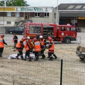 Centre de Secours de Dormans, journée porte ouverte du 12 juin 2010, les pompiers déposent le 