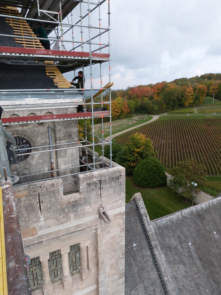 Le chantier de couverture des travaux du mémorial de Dormans