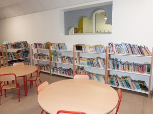 La nouvelle salle de bibliothèque-salle informatique de l'école des Erables à Dormans