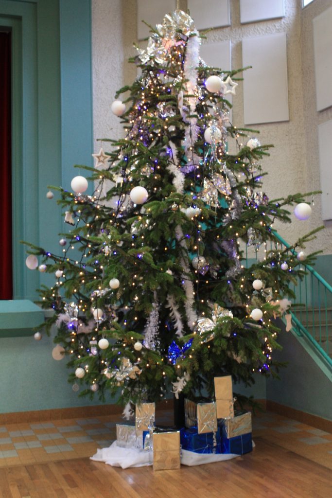 Le sapin de la salle des fêtes de Dormans