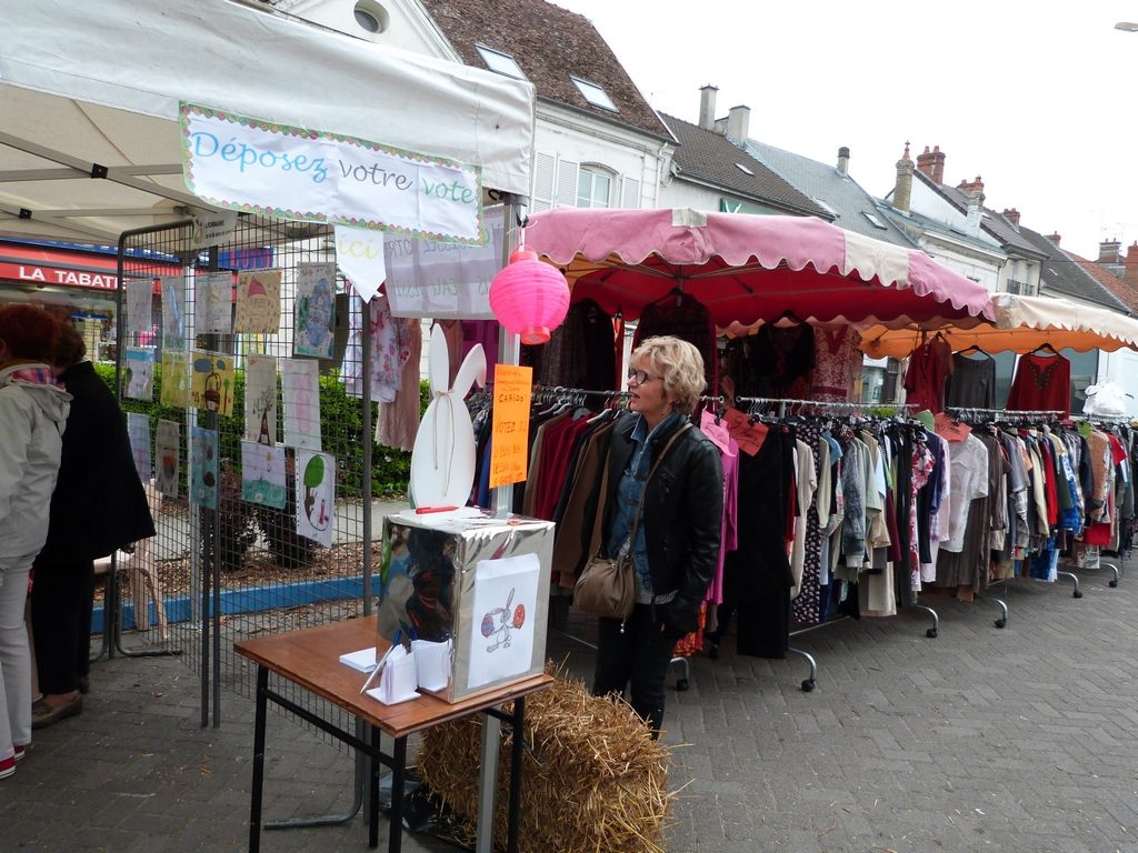 animation du marché de Dormans avril 2017 L'urne pour le vote
