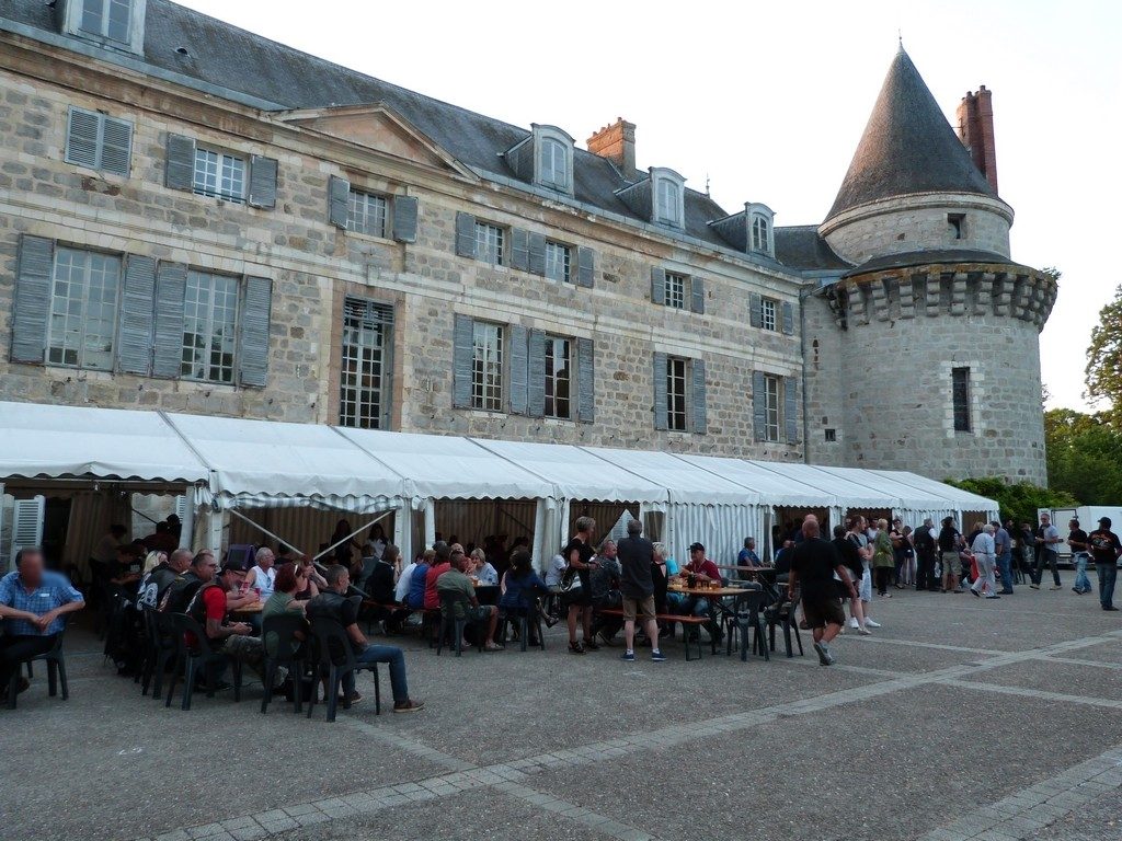 Buvette et paella au festival Rock'n Dormans memories
