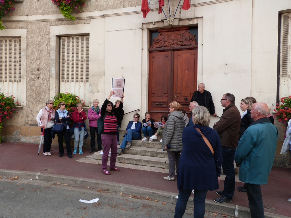 La pierre de la Bastille et le quartier de la mairie, lors des Journées Européennes du patrimoine à Dormans