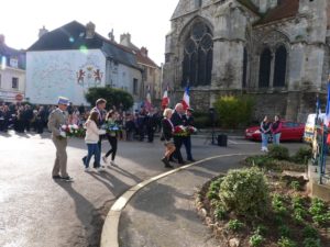 dépôt des gerbes au monument aux morts de Dormans le 11 novembre 2022