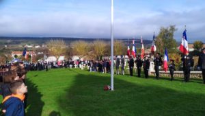 Une assemblée nombreuse au cimetière militaire de Dormans le 11 novembre 2022